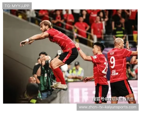 随着成都蓉城遭遇河南双杀，沪上双雄赢球，中超冠军大局已定！